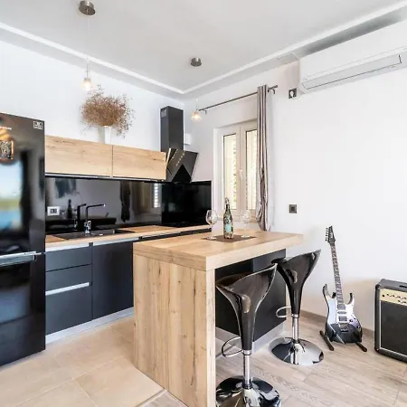 Prekrasna Kuca Za Odmor U Mirnom Okruzenju Savrseno Mjesto Za Nezaboravne Trenutke I Opustajuci Bijeg Holiday home Kozino